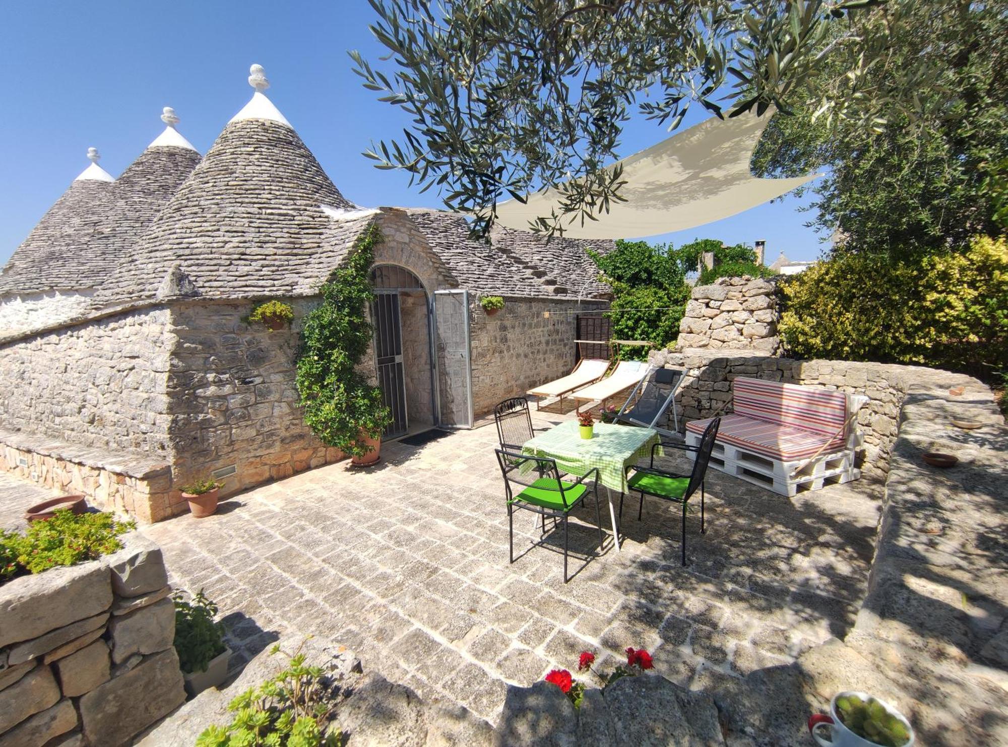 Trulli Barsento Guest House Алберобело Стая снимка